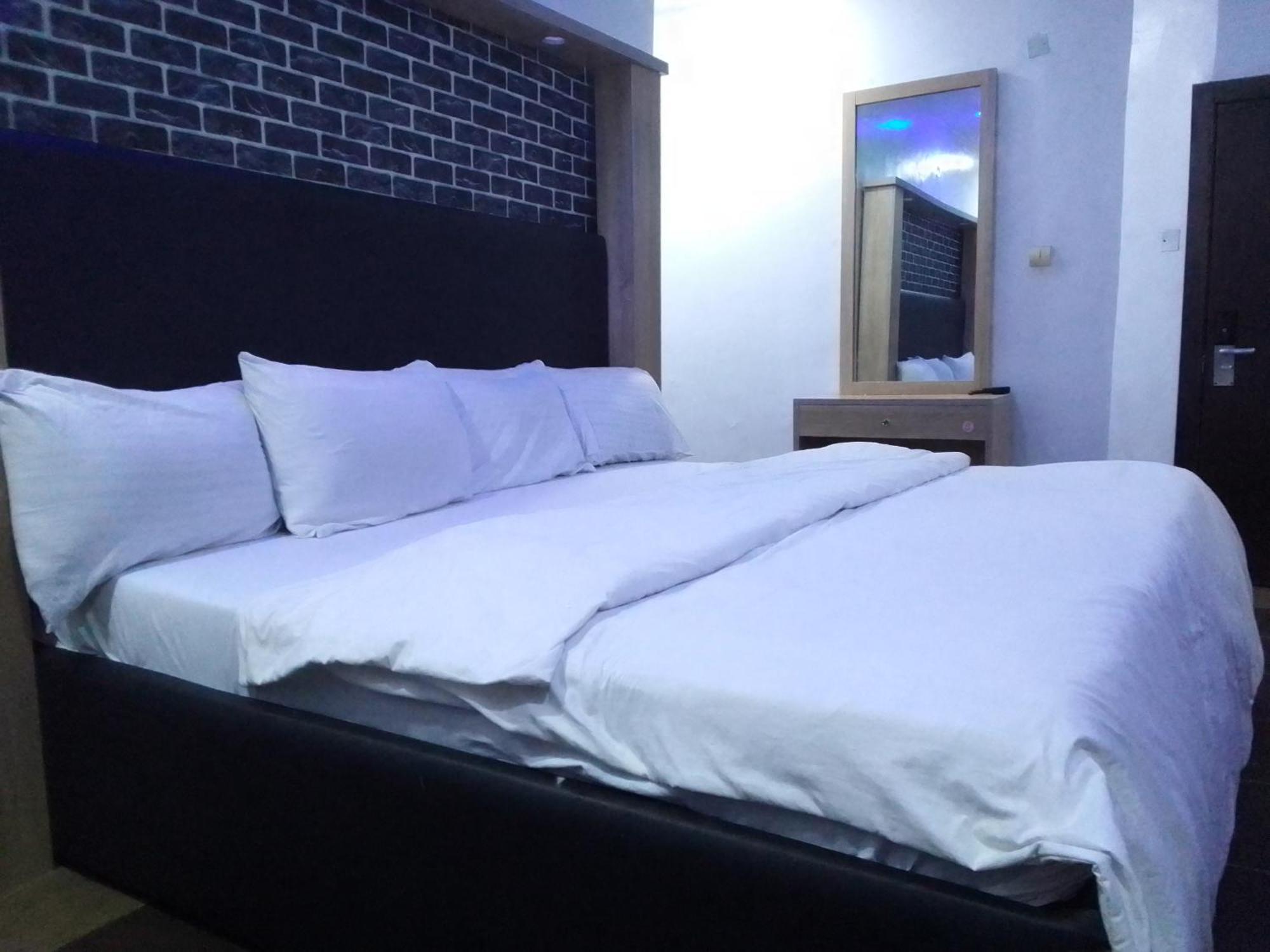 Exclusive Mansion Lekki Phase 1 호텔 Ilado 외부 사진